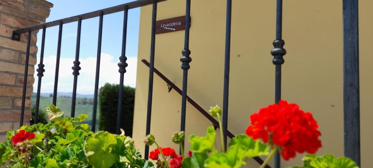 Agriturismo Tenuta Santa Maria Notaresco Eksteriør billede