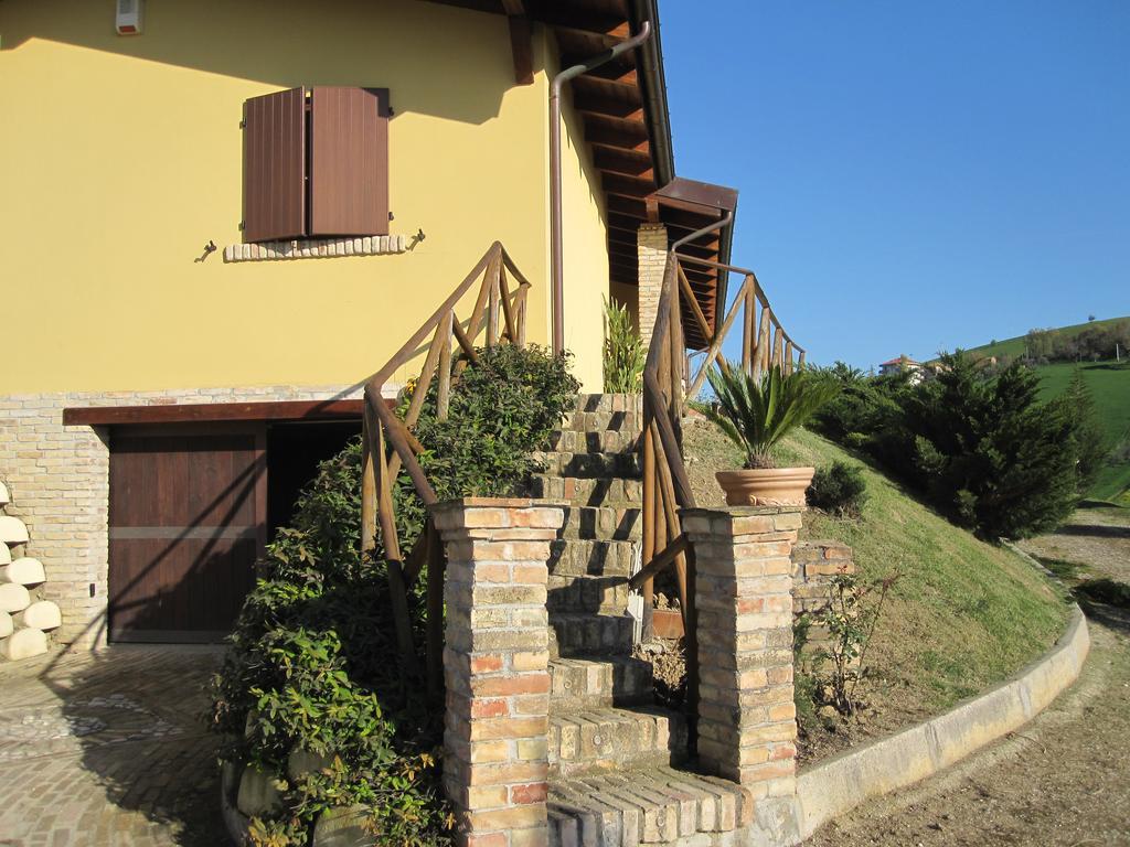 Agriturismo Tenuta Santa Maria Notaresco Eksteriør billede